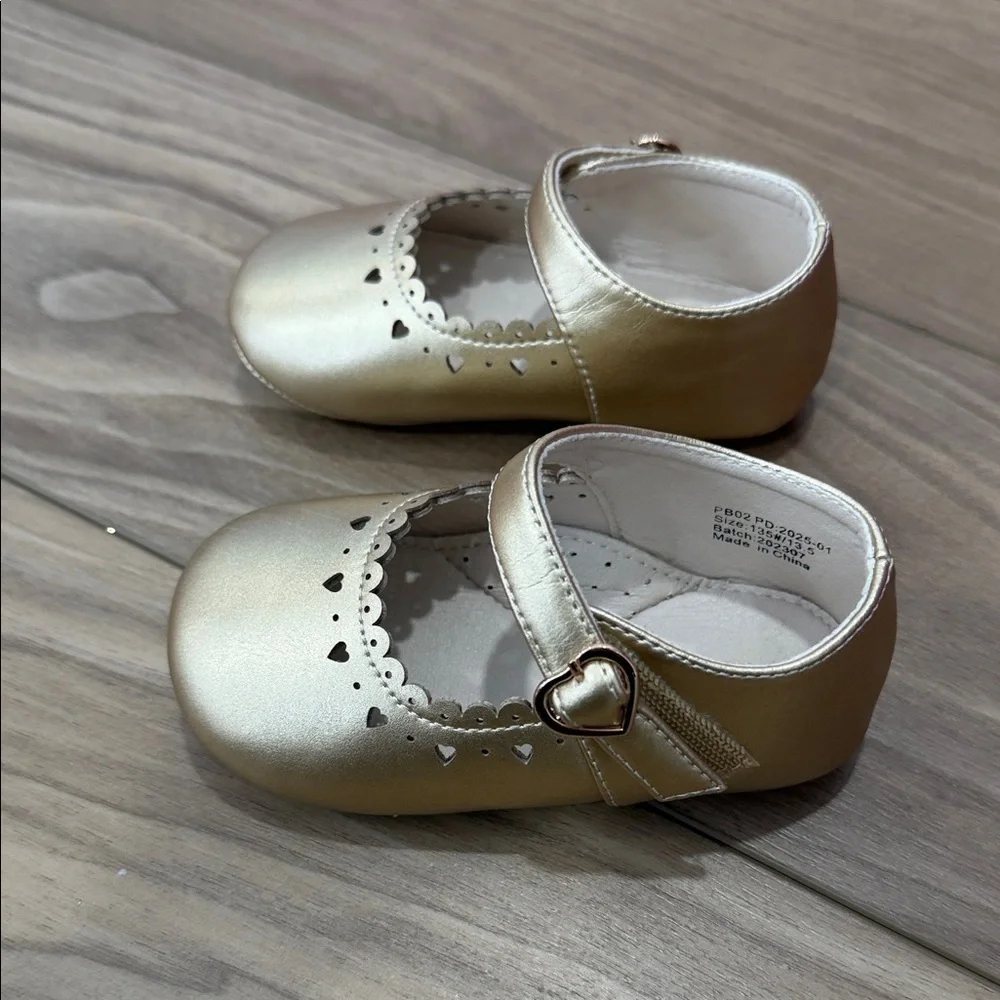 Gold Little Girl Heart Shoes